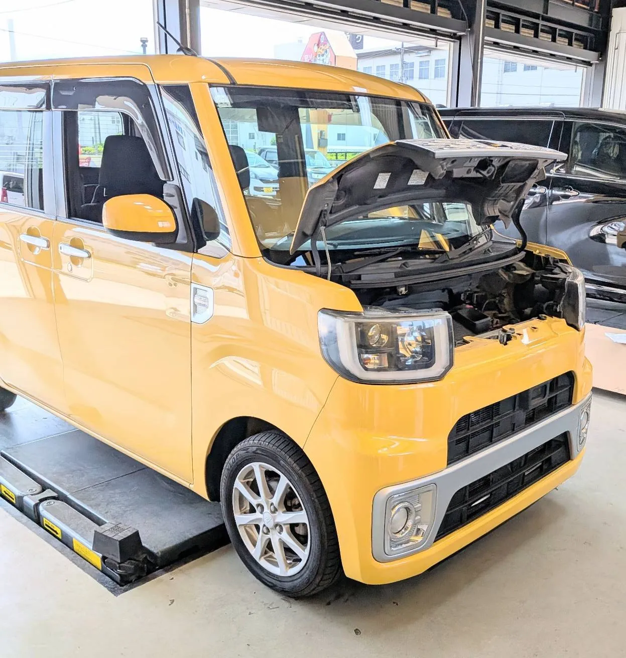 DBA-B11A B11A ｅＫスペース ｜ｅＫスペース 中古 電動格納ミラー ｅＫスペース DBA-B11A 右ドアミラー 351088