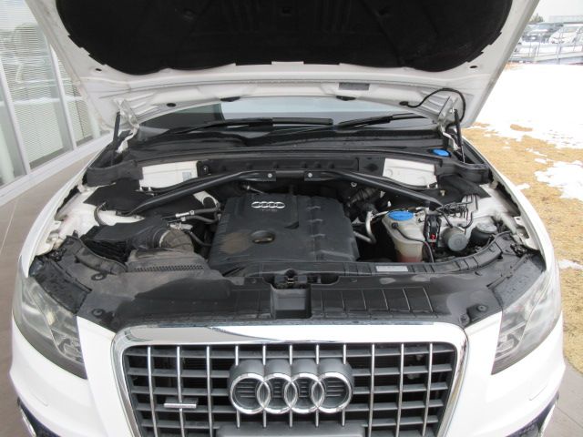 アウディ Q5 2.0TFSIクワトロ 4WD | カープレミア