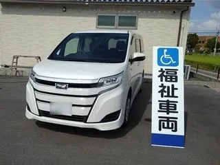 トヨタノア福祉車両　スロープの画像