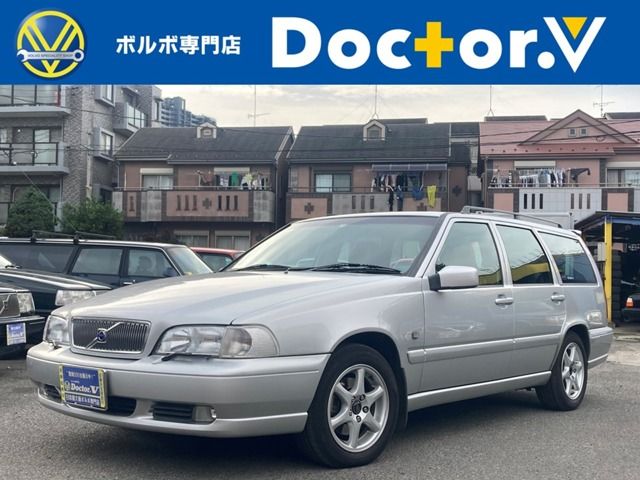 ボルボ 正規ディーラー購入 VOLVO V70 シルバー カスタム済