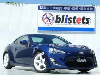 トヨタ86エンケイ17AW/車高調/柿本マフラー/MOMOの画像