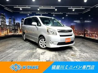 トヨタノア禁煙車 後期型　8人乗り　純正ナビの画像