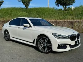 BMW7シリーズエアサス アドブルー修理済みの画像