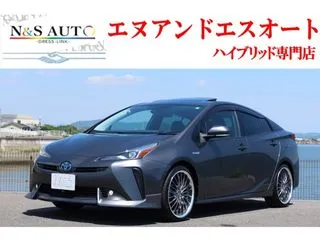 トヨタプリウス純正エアロ WORK19inホイール サンルーフの画像