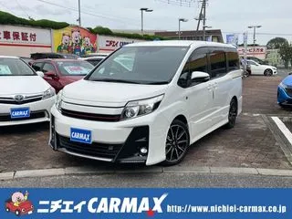 トヨタノアフリップダウンモニター 9インチナビの画像