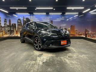 トヨタC-HRトヨタセーフティセンス　禁煙車　黒半革の画像