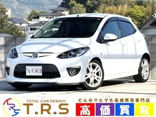 マツダデミオ5速マニュアル　社外足回り　社外マフラーの画像