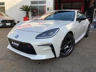トヨタGR86オーリンズ BRIDEフルバケ ADVANホイールの画像