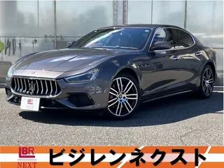 マセラティギブリ赤色本革 サンルーフ カーボンインテリアの画像