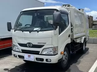 日野自動車デュトロ5MT　バックカメラの画像