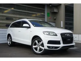 アウディQ7/AWD/BOSEサウンド/禁煙車/パワーバックDの画像