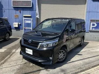 トヨタヴォクシーハイブリットバッテリー交換　9インチナビの画像