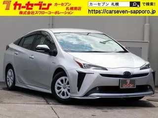 トヨタプリウス後期　TRDエアロ　車高調　9型ナビTVの画像