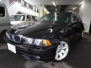 BMW5シリーズ20周年記念車　サンルーフ　レザーシートの画像