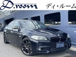 BMW5シリーズ電動サンルーフ/ブラックレザーシートの画像