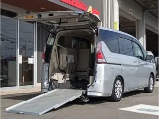 ニッサンセレナ車検　2年　左側ロングステップ付の画像