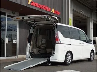 ニッサンセレナ車検 2年付 エマージェンシーブレーキの画像